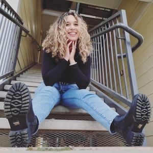Meet your Posher, Anjelina
